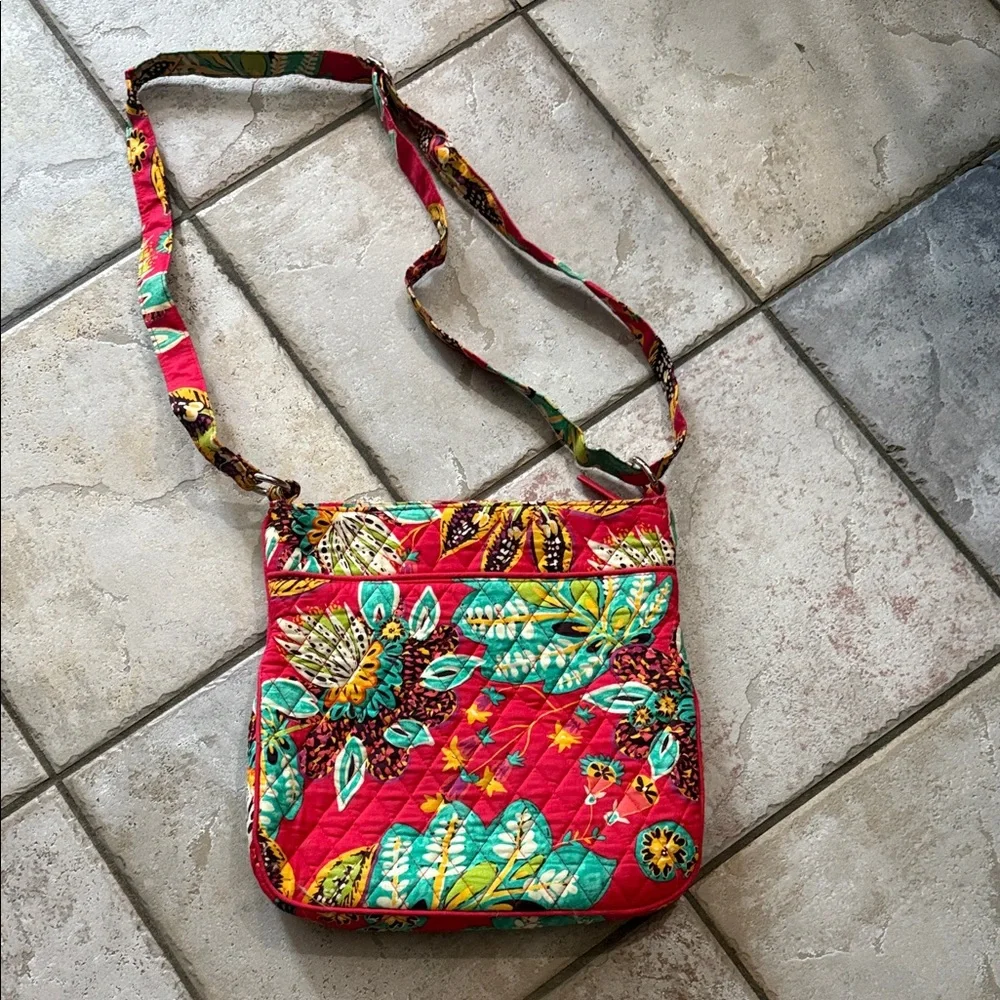 Vera Bradley Hot Pink quilted crossbody bag - Picture 3 of 6
